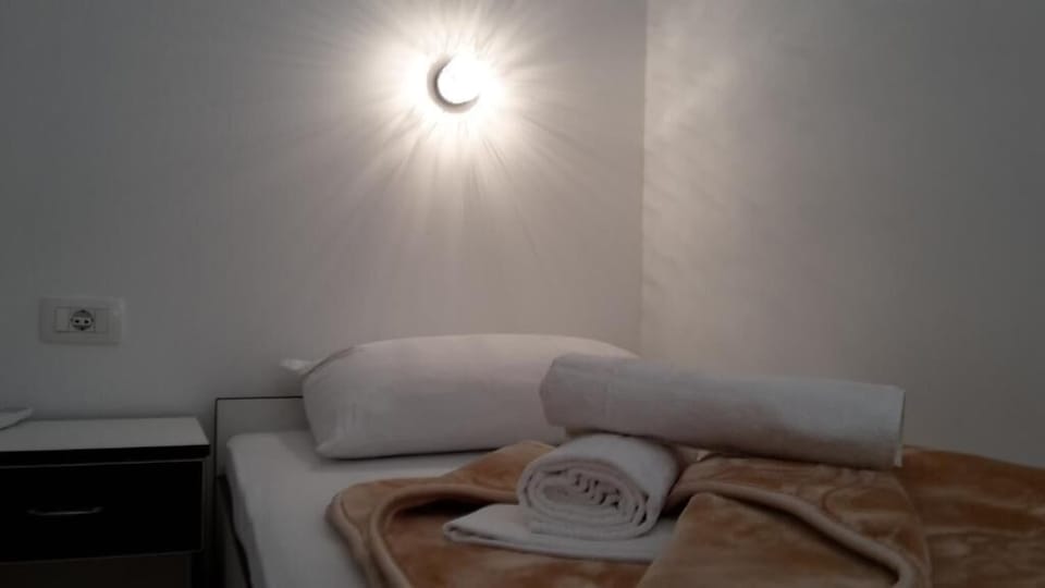 Twin Room with Bathroom | Soundproofing, free WiFi, bed sheets