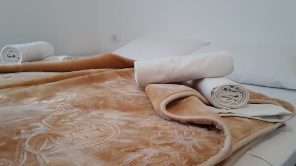 Double or Twin Room | Soundproofing, free WiFi, bed sheets