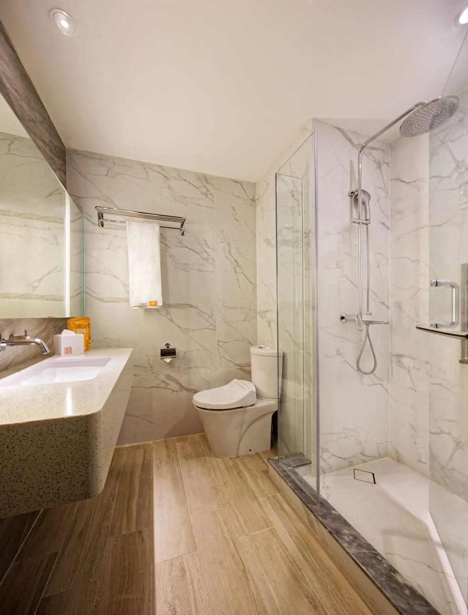 Shower, free toiletries, hair dryer, bathrobes