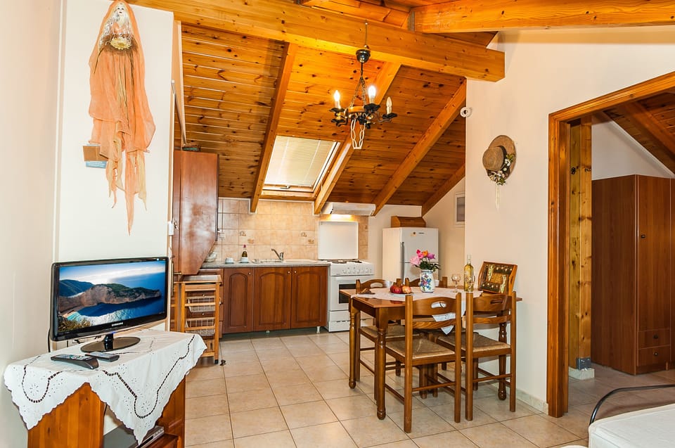 Apartment | Living area | TV