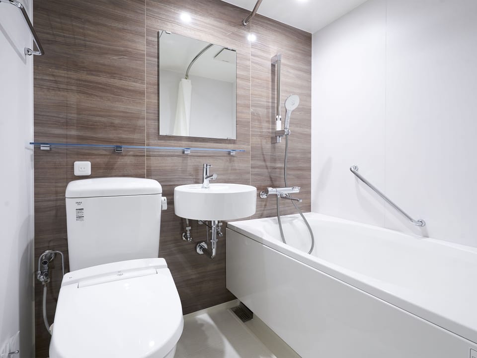 Superior Double room, Non Smoking for 2 people | Bathroom | Combined shower/tub, hair dryer, slippers, bidet