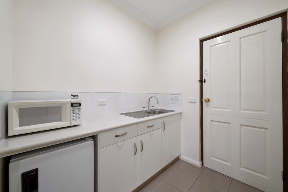 Superior King | Minibar, iron/ironing board, free WiFi, bed sheets