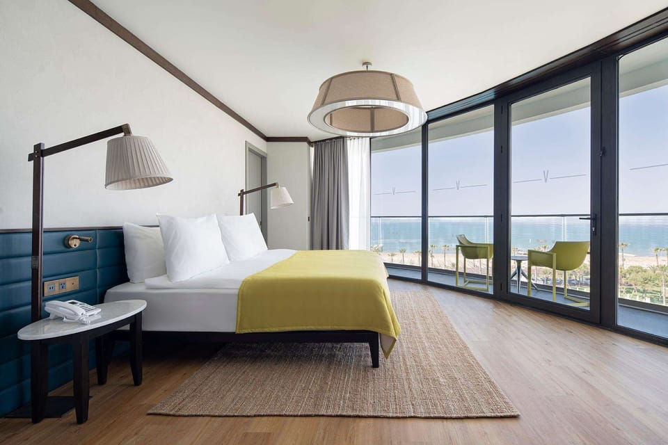 Hypo-allergenic bedding, free minibar, in-room safe, soundproofing
