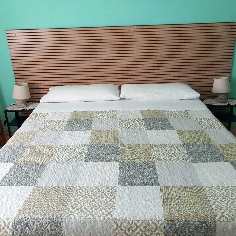 Family Room | WiFi (free), bed sheets