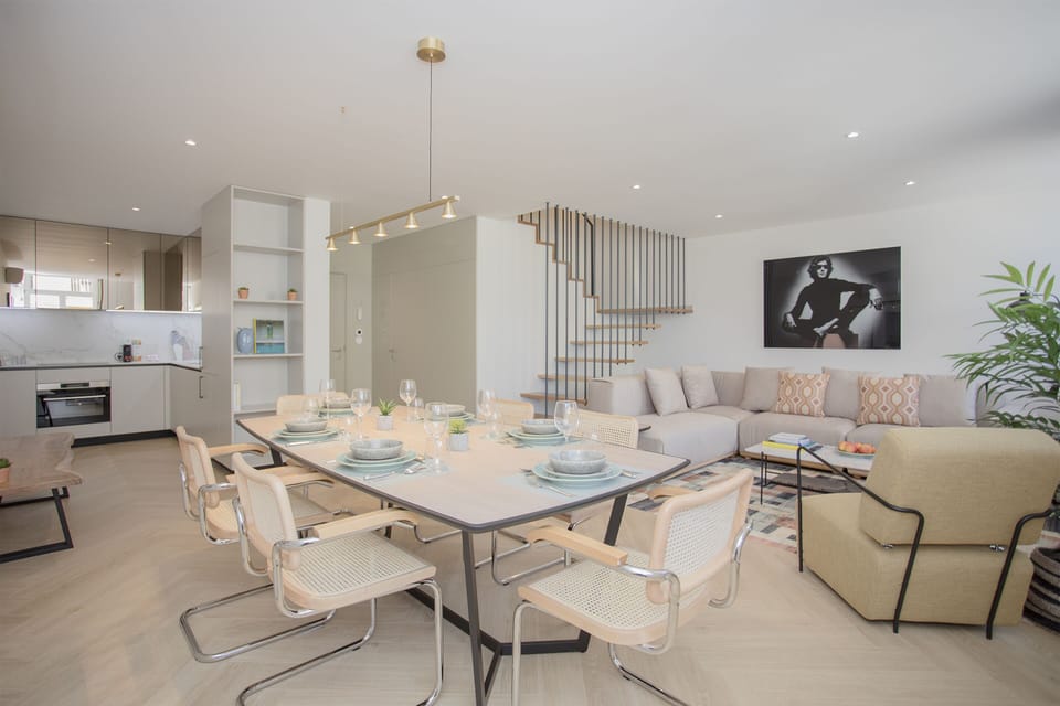 Luxury Apartment, 2 Bedrooms (VI) | In-room dining