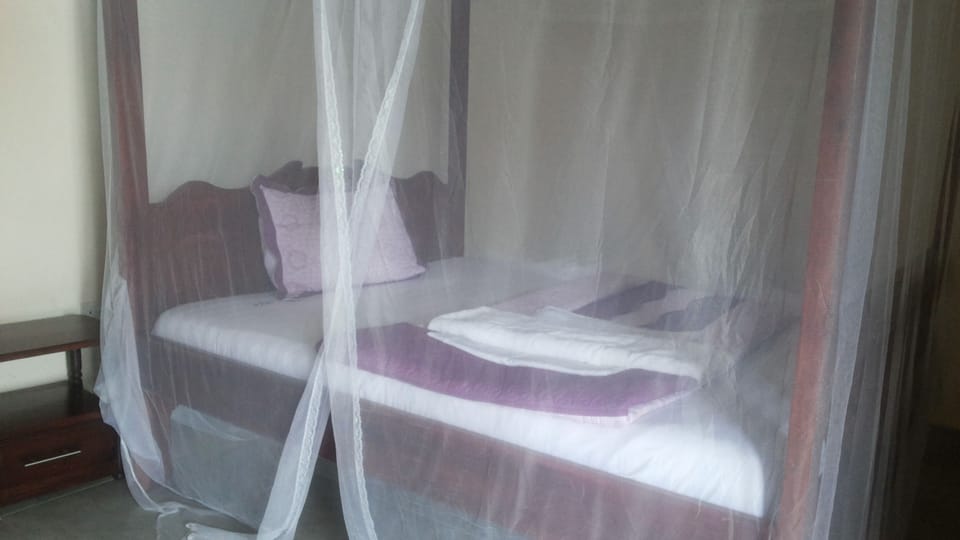 Exclusive Cottage | Individually decorated, desk, soundproofing, free WiFi