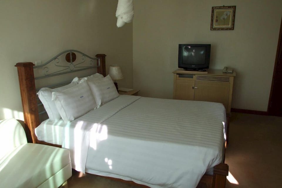 Memory foam beds, individually decorated, individually furnished, desk