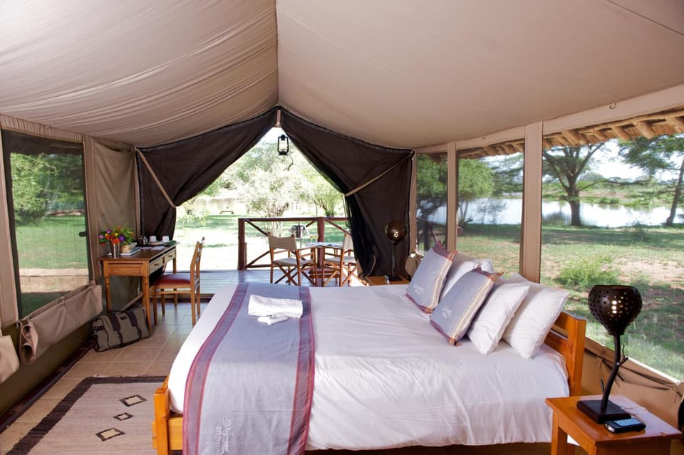 Egyptian cotton sheets, premium bedding, pillowtop beds, in-room safe