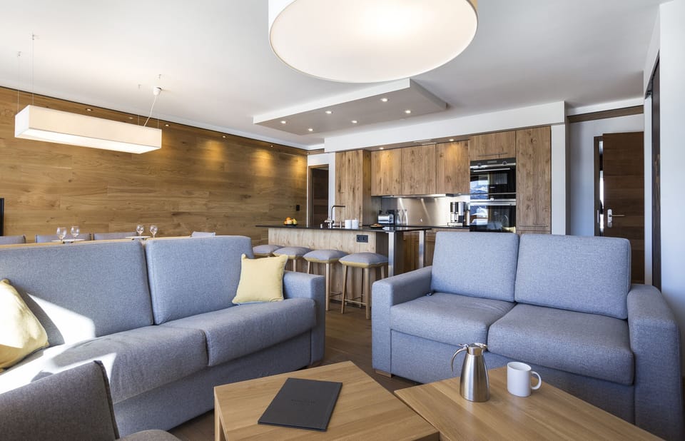 Superior Suite (2 chambres) | Living area | Flat-screen TV