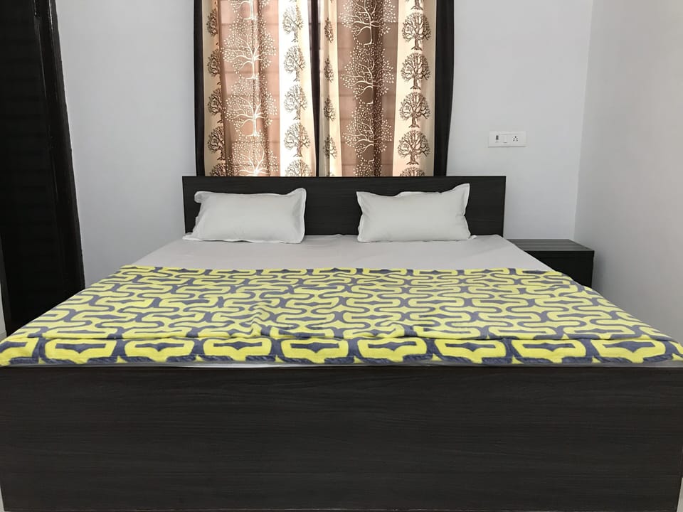 Deluxe Room | Desk, WiFi (free)