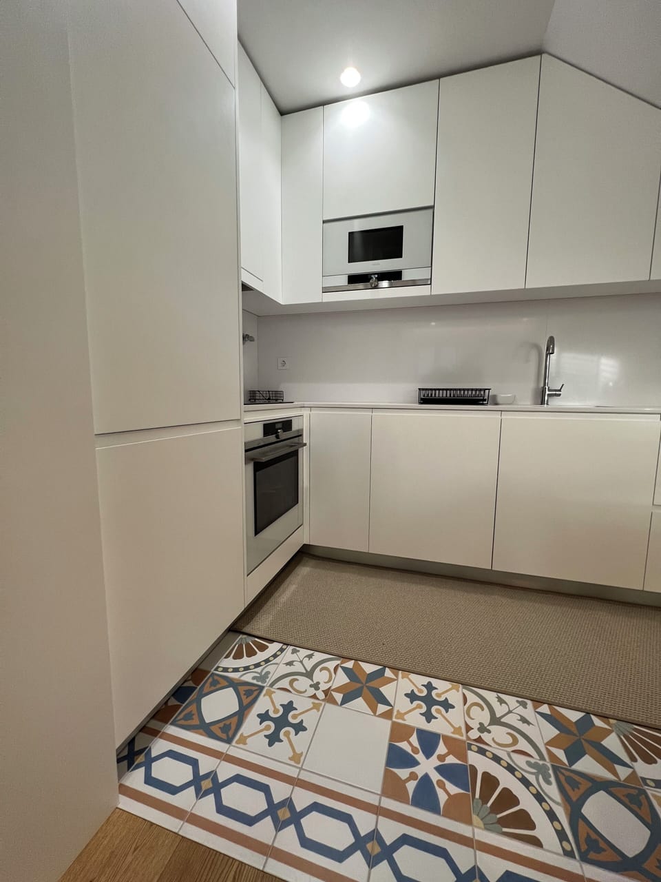 To Superior Suite -Annex | Private kitchen | Coffee/tea maker, electric kettle, eco-friendly cleaning products