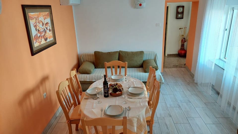 House | Dining