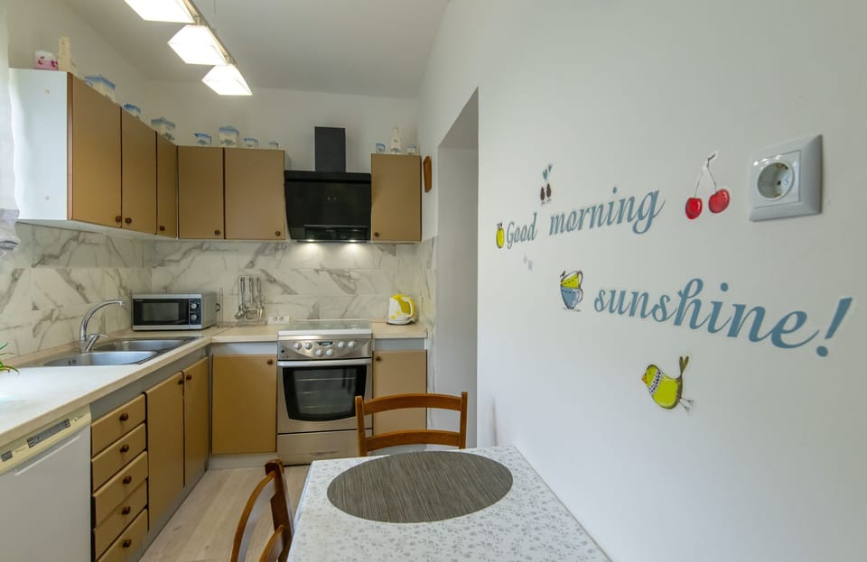 House | Private kitchen | Espresso maker, fridge, microwave, oven