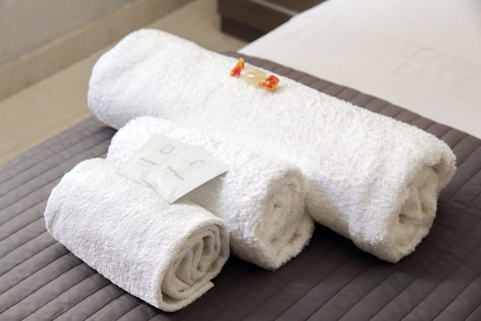 Deluxe Double Room | Hypo-allergenic bedding, memory foam beds, in-room safe, desk