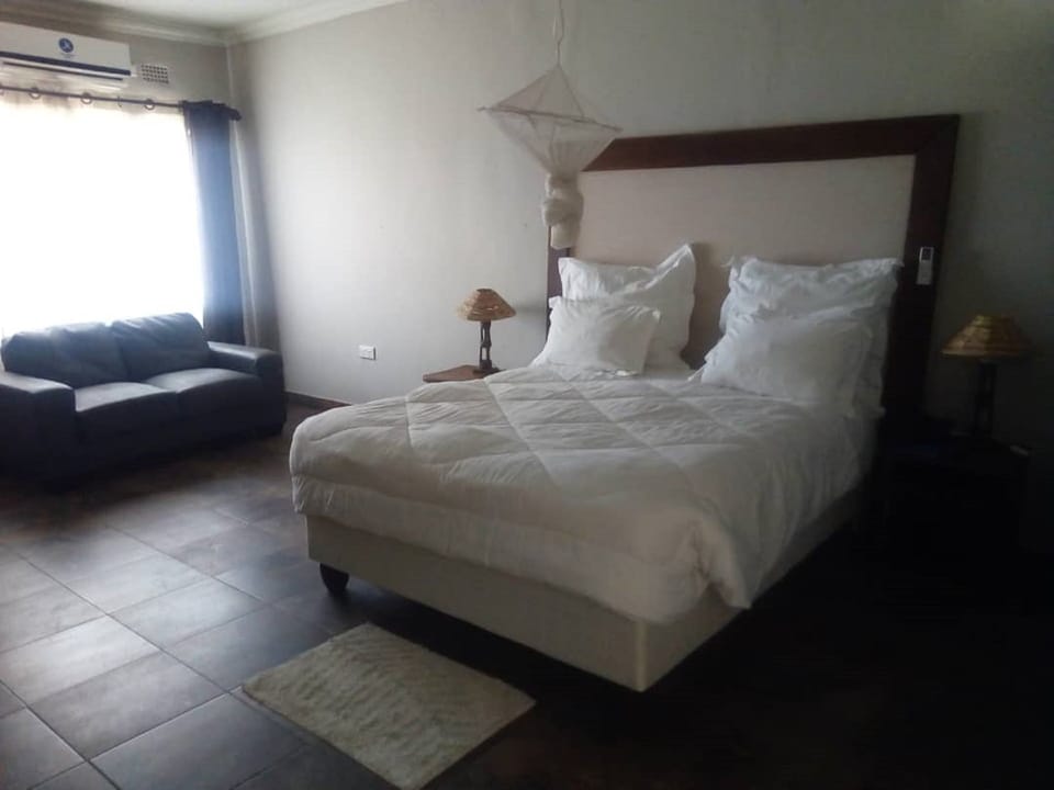 Double Room | Premium bedding, minibar, desk, iron/ironing board