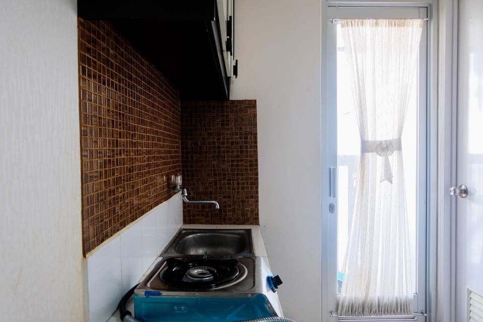 Room | Private kitchen | Fridge, stovetop, cookware/dishes/utensils