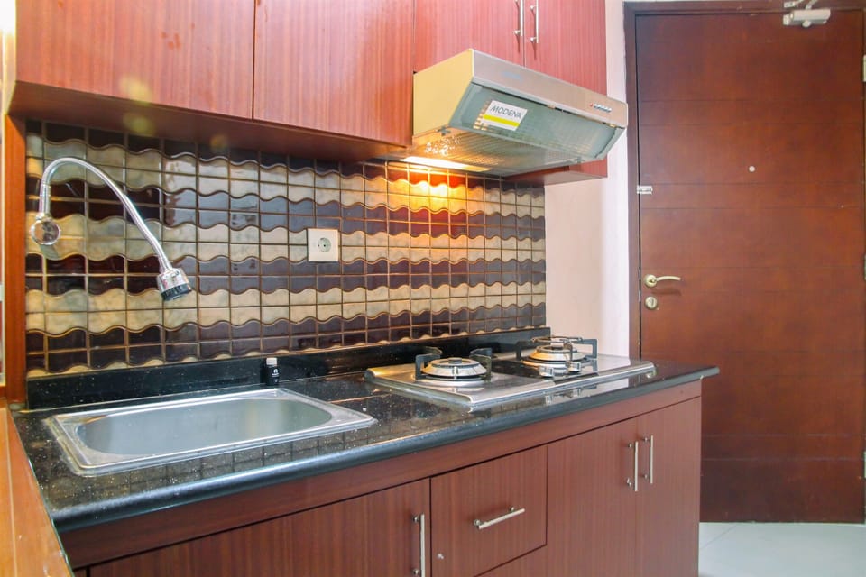 Room | Private kitchen | Fridge, stovetop, cookware/dishes/utensils