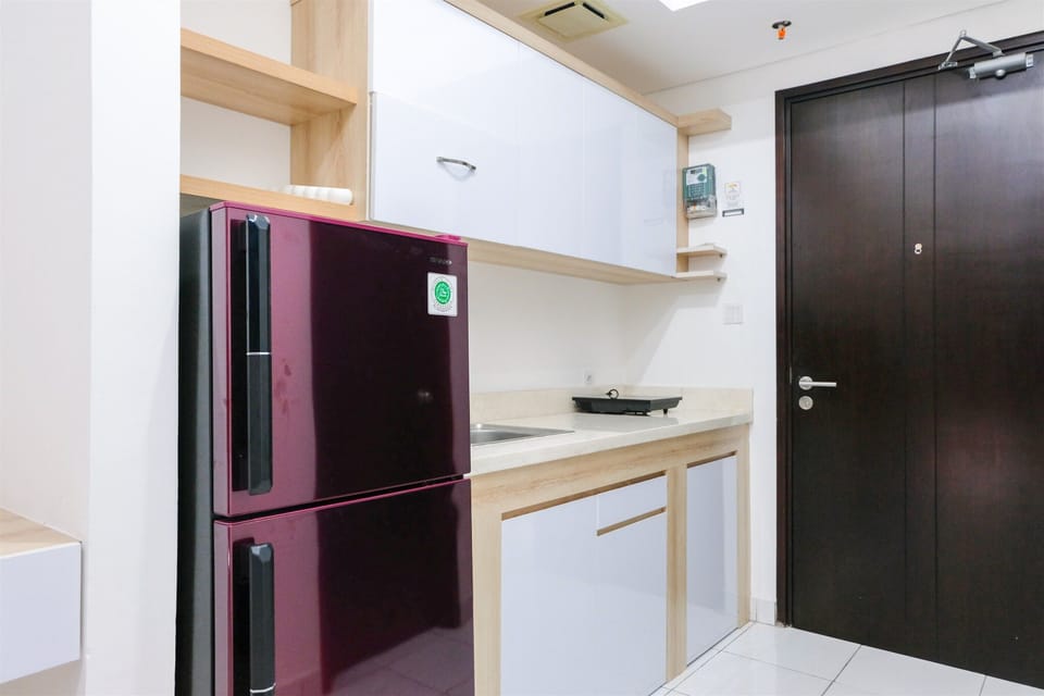 Room | Private kitchen | Fridge, stovetop, electric kettle, cookware/dishes/utensils