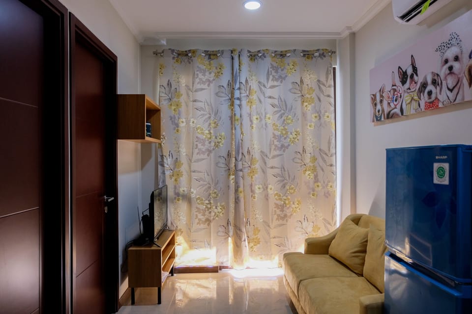 Room | Living area | TV