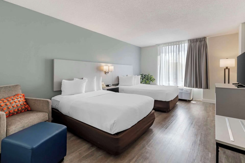 In-room safe, desk, iron/ironing board, free WiFi