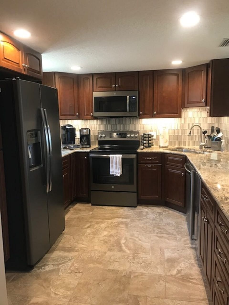 Condo, Multiple Beds, Balcony, Ocean View | Private kitchen | Fridge, microwave, stovetop, dishwasher