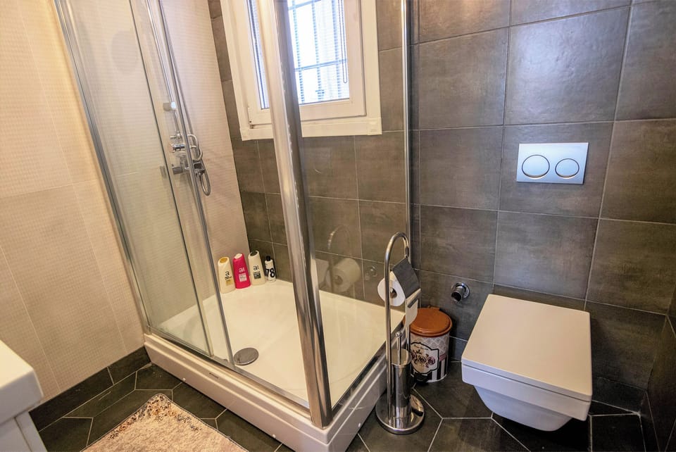 Gorgeous Two Bedroom Apartment in Taksim - 3AC Apartment in Istanbul