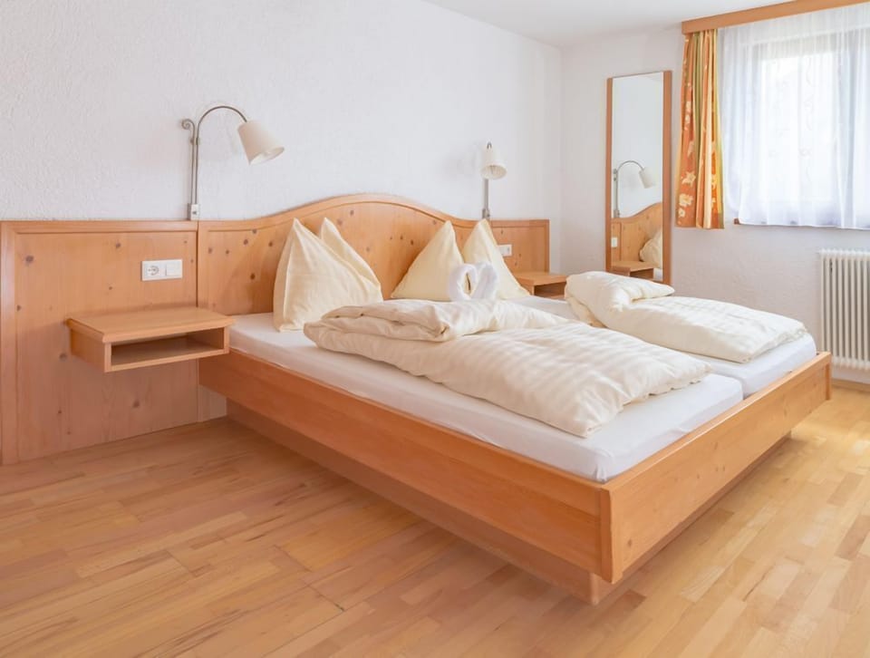 Standard Double Room | Hypo-allergenic bedding, free WiFi, bed sheets