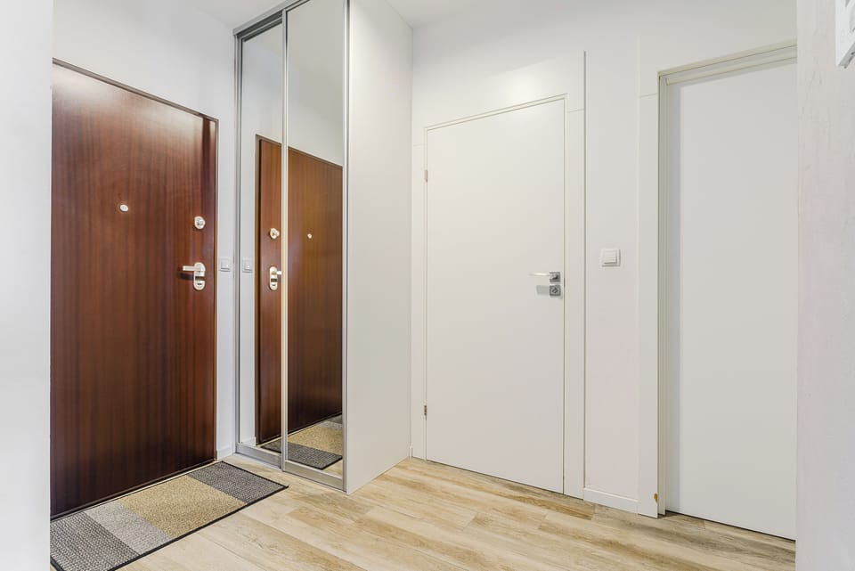 Exclusive Apartment | 2 bedrooms, desk, iron/ironing board, WiFi (free)