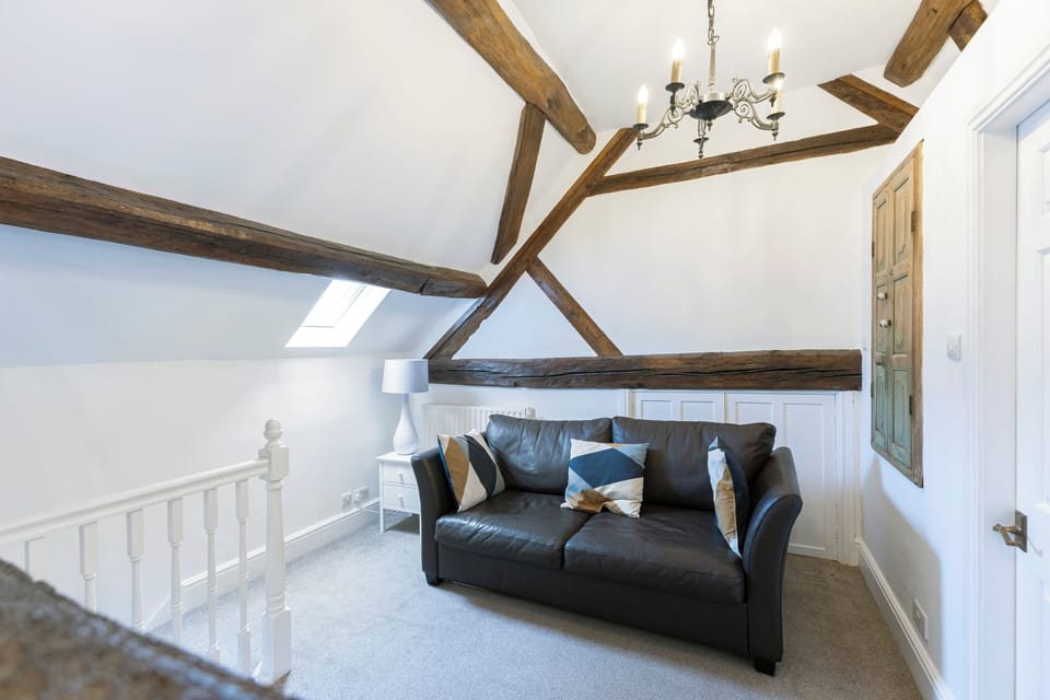 Standard Suite, 1 Double Bed | Individually decorated, individually furnished, iron/ironing board