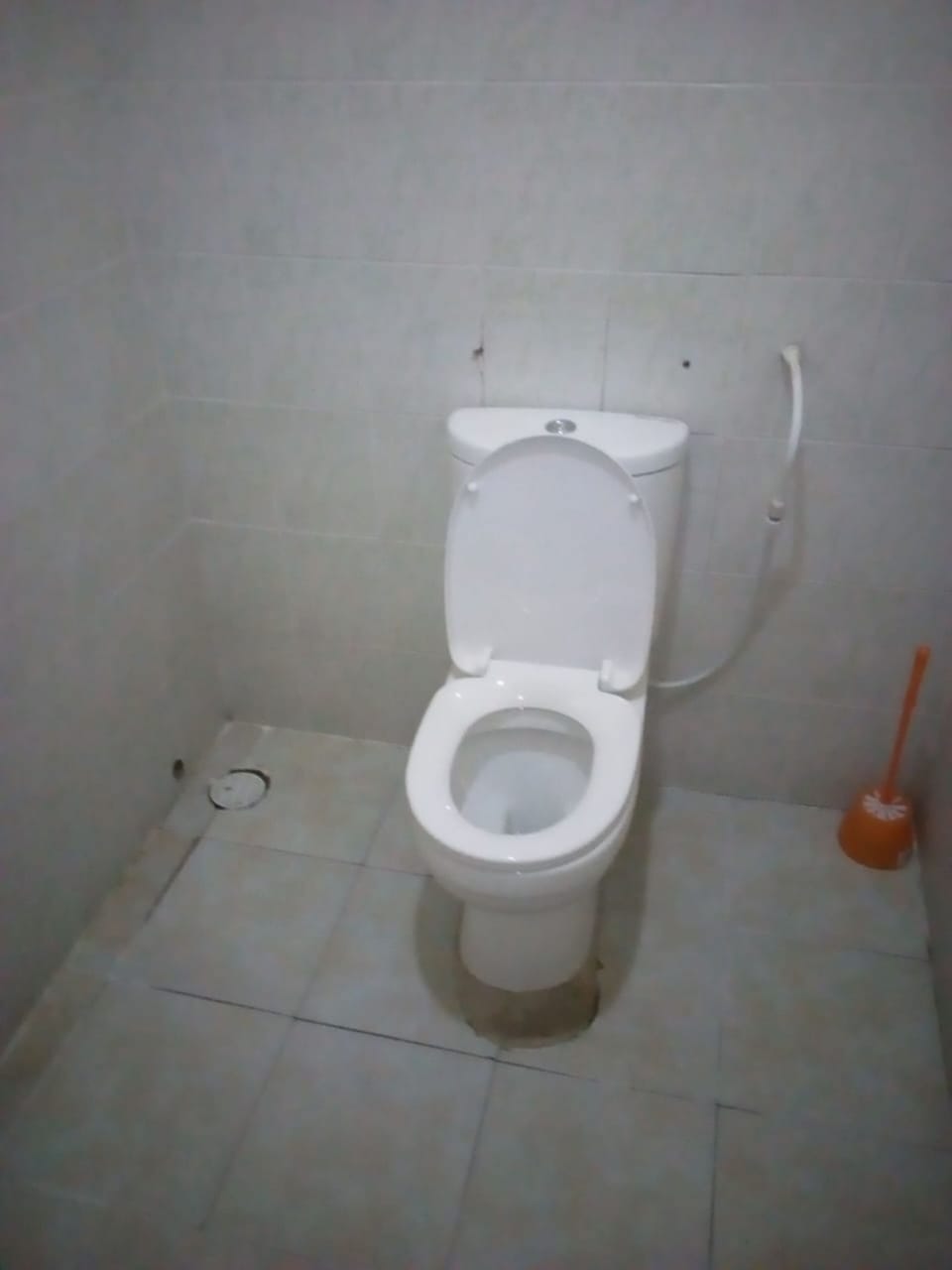 Twin Room | Bathroom | Shower, rainfall showerhead, slippers, towels