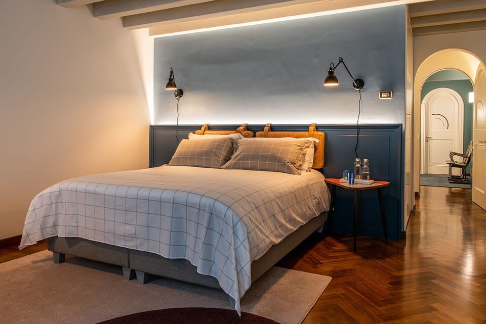 Deluxe Room | Premium bedding, down comforters, memory foam beds, in-room safe