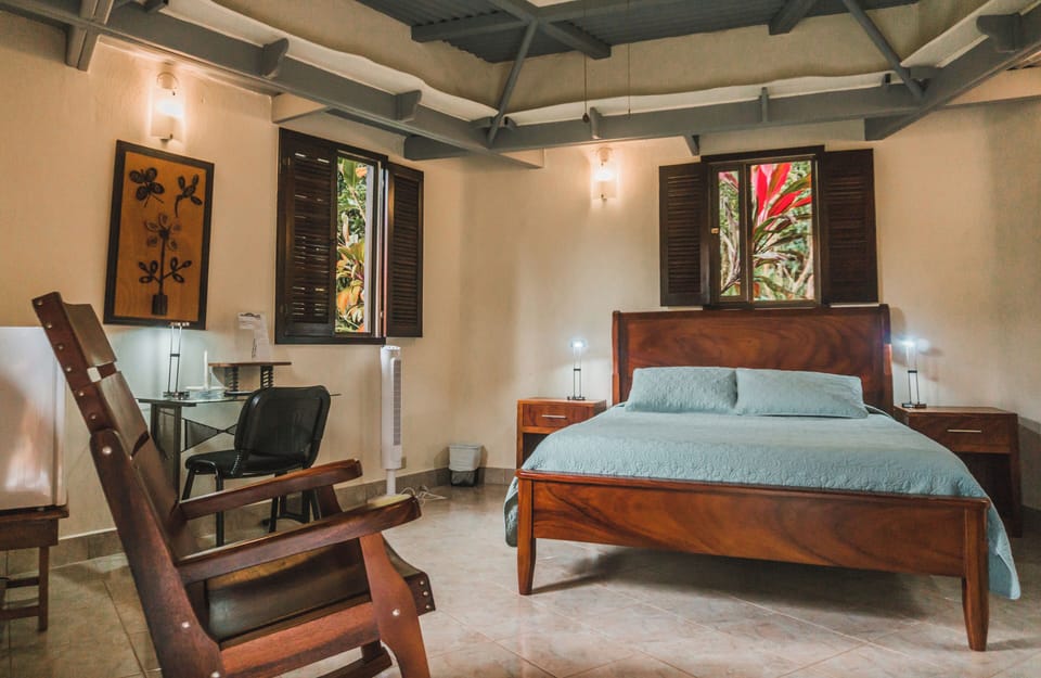 Deluxe Cabin (River) | Desk, free WiFi, bed sheets, wheelchair access
