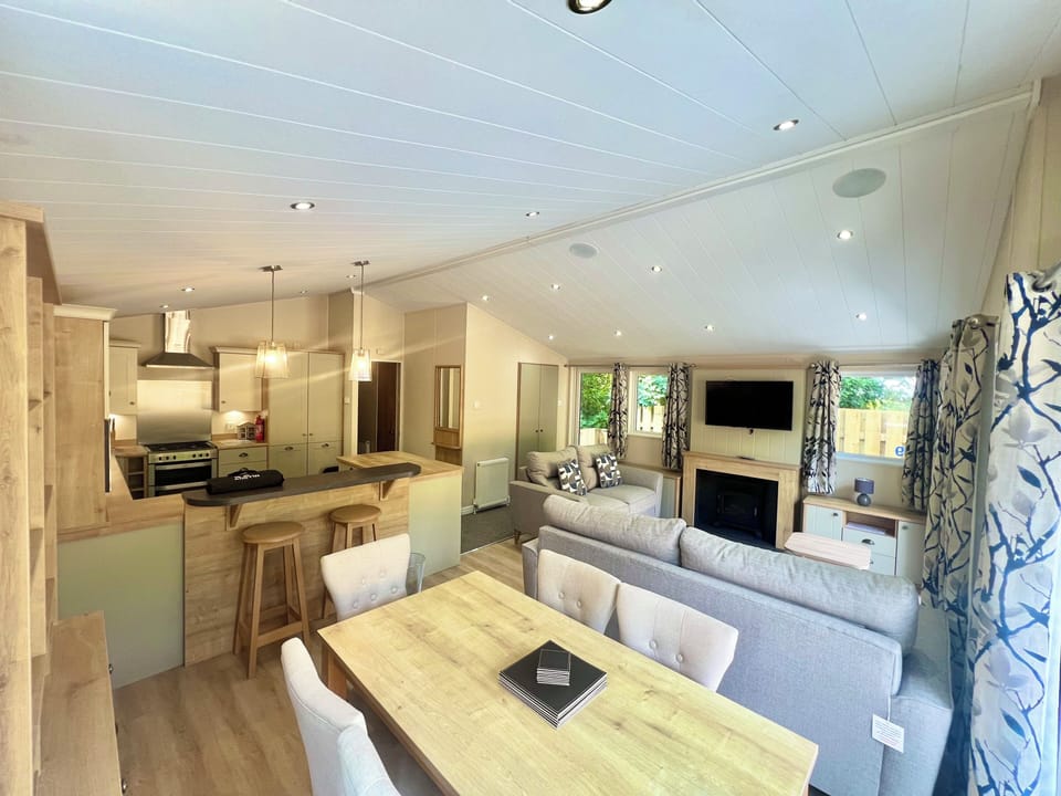 Hamlet Lodge 3 Bedroom | Dining room
