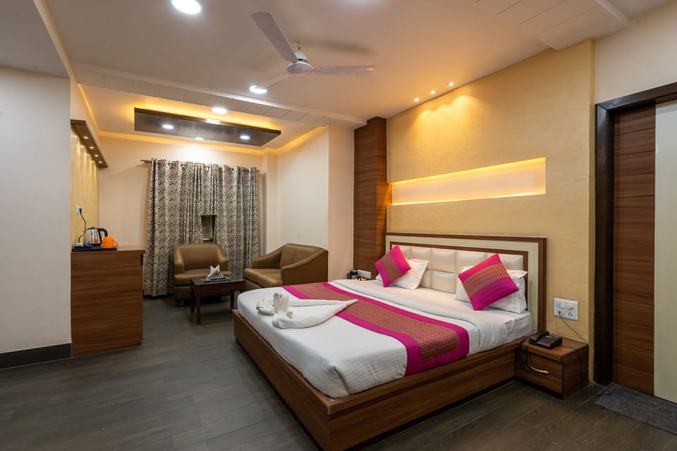 Premium Suite | In-room safe, desk, rollaway beds, free WiFi