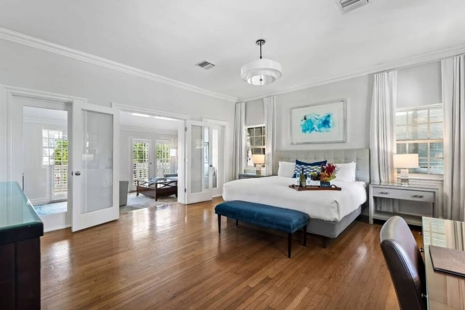 Deluxe Suite, 1 Bedroom, Bay View | Frette Italian sheets, premium bedding, down comforters, pillowtop beds