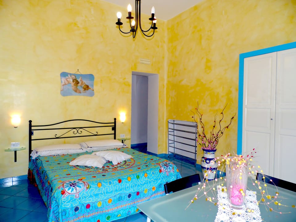 3 bedrooms, premium bedding, free minibar items, individually decorated