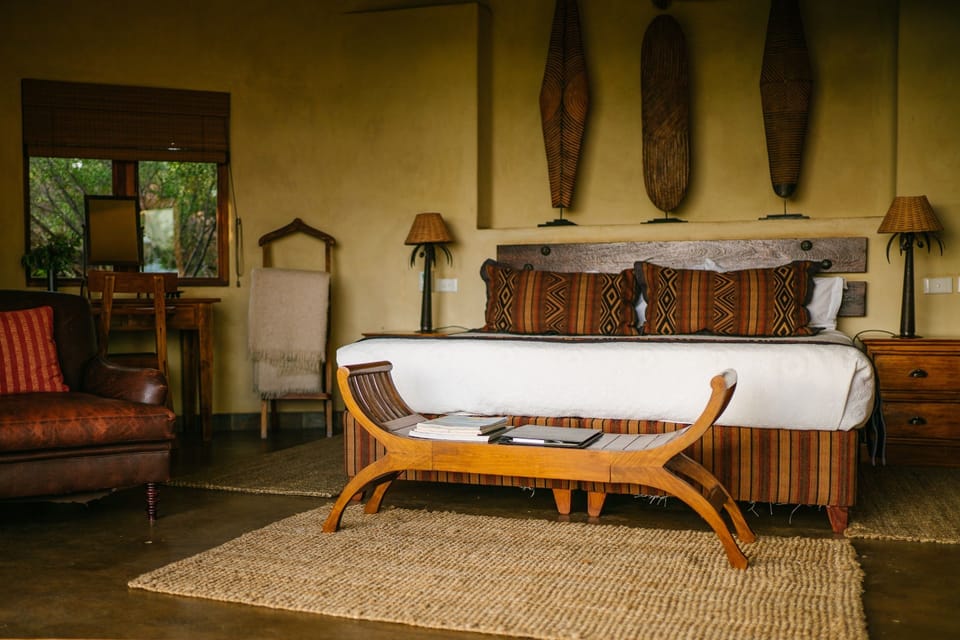 Exclusive Suite, 1 King Bed | Select Comfort beds, minibar, in-room safe, desk