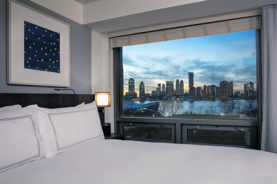 1 bedroom, premium bedding, down comforters, pillowtop beds