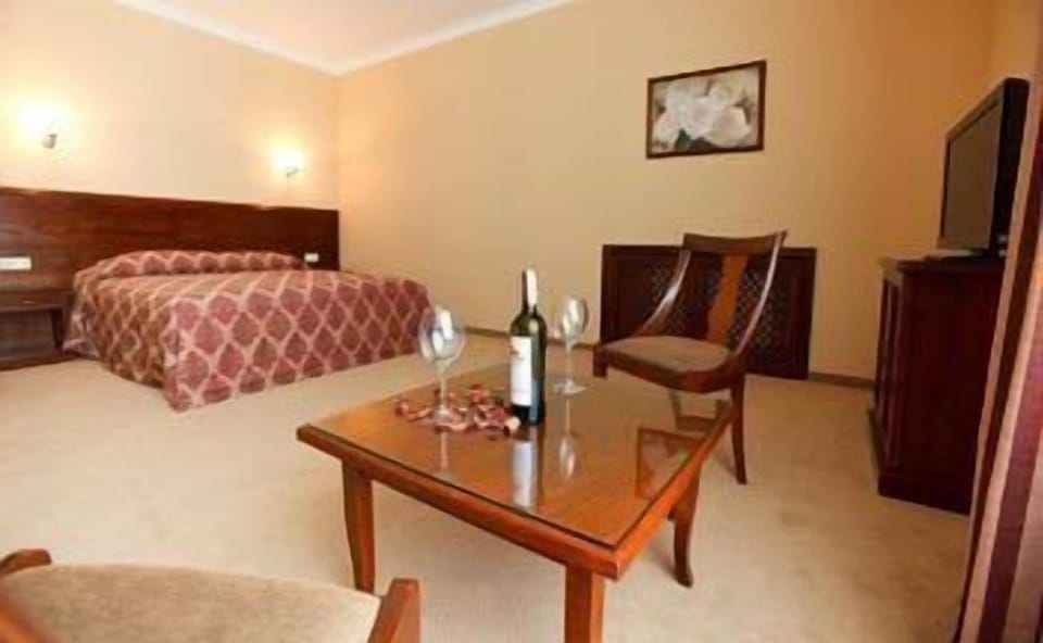 Memory foam beds, minibar, in-room safe, desk