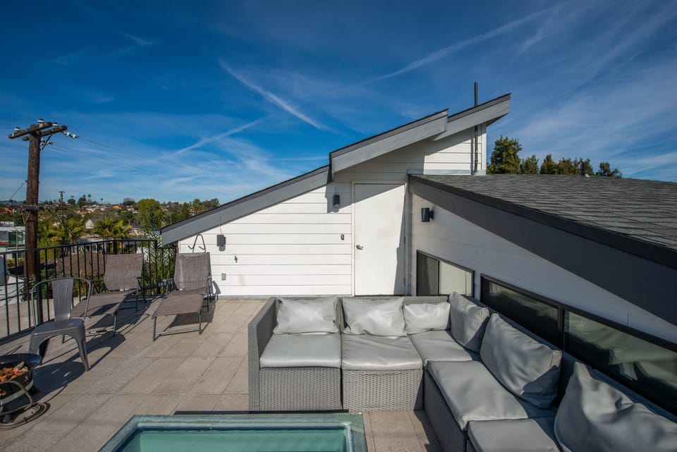 Studio | Exterior