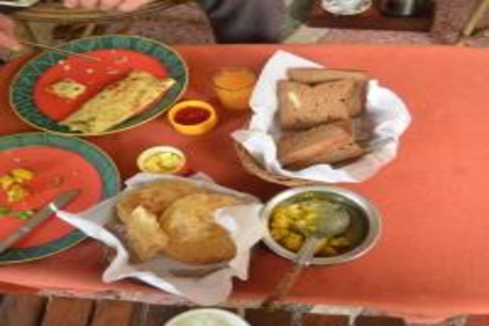 Daily English breakfast for a fee
