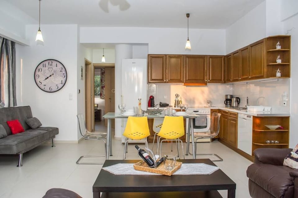 Apartment | Living area | 32-inch flat-screen TV with digital channels, TV, fireplace