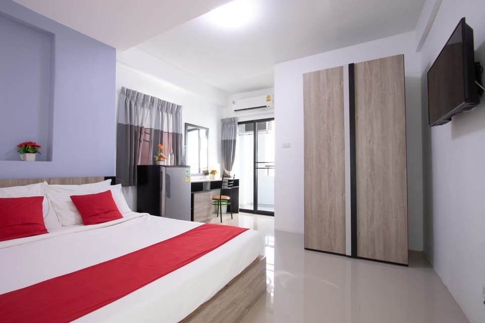 Superior Double Room | Minibar, desk, laptop workspace, WiFi (free)