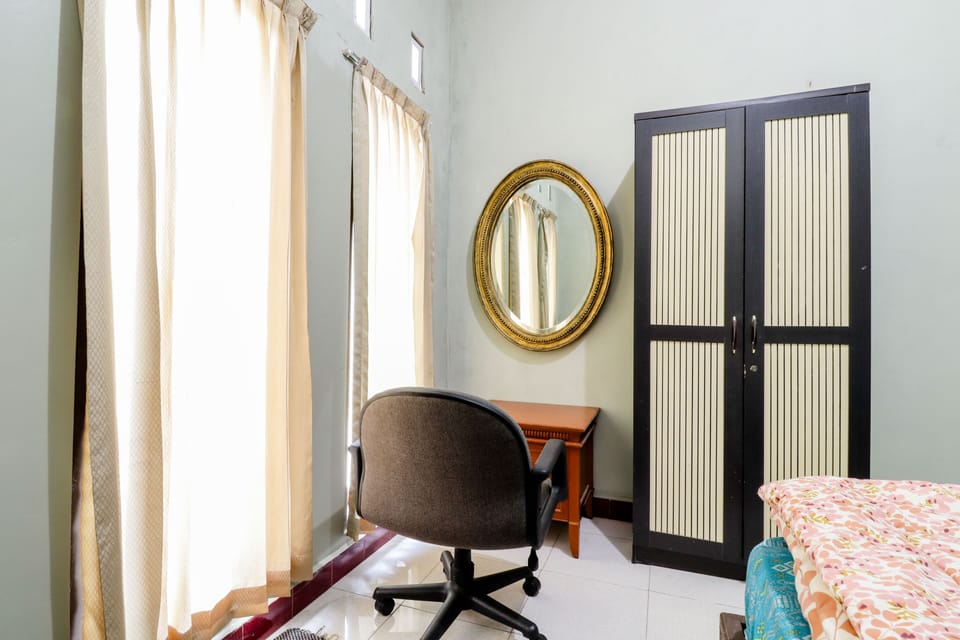 Standard Double Room | Desk, soundproofing, free WiFi, bed sheets
