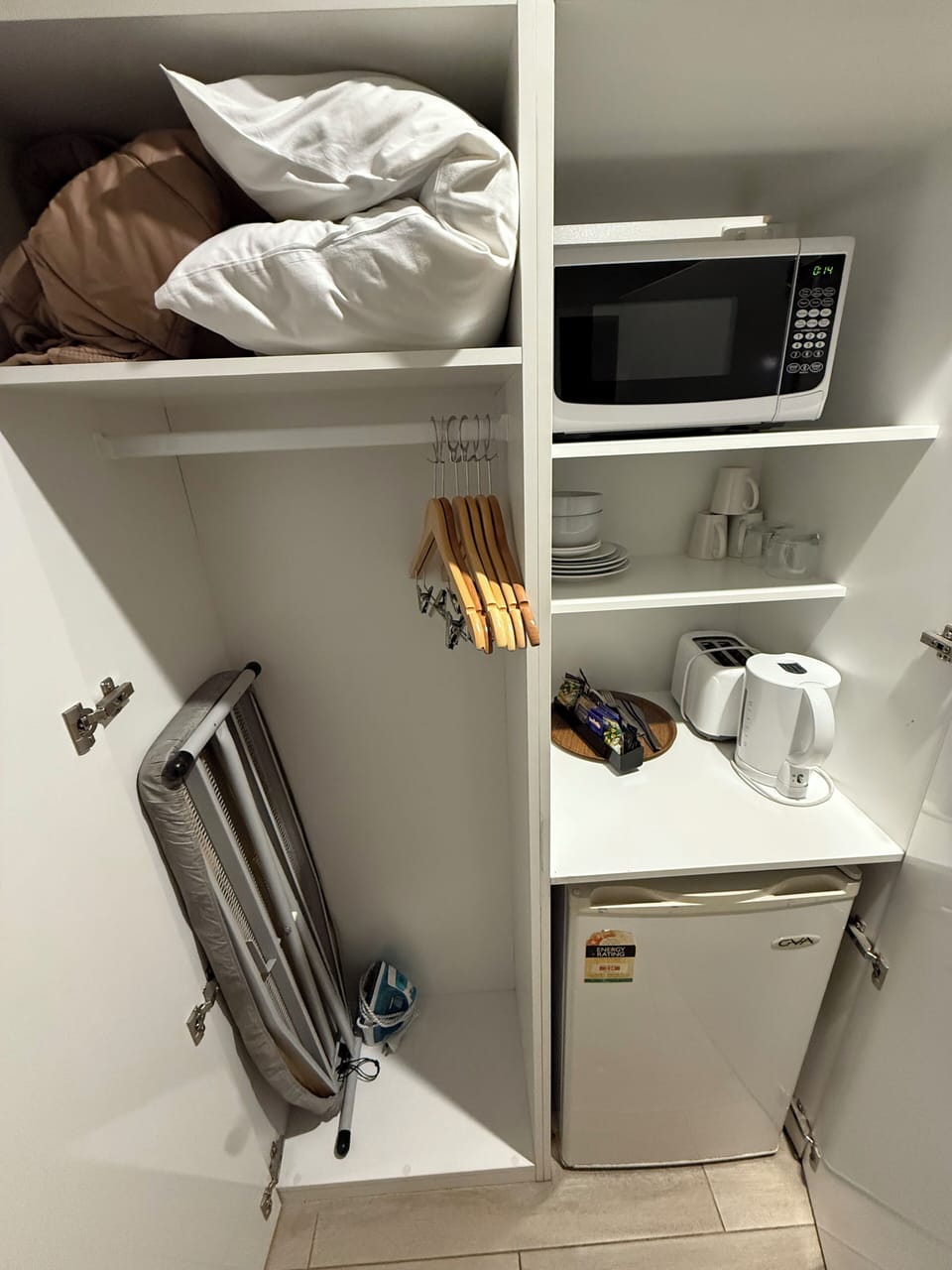 Minibar, desk, soundproofing, iron/ironing board