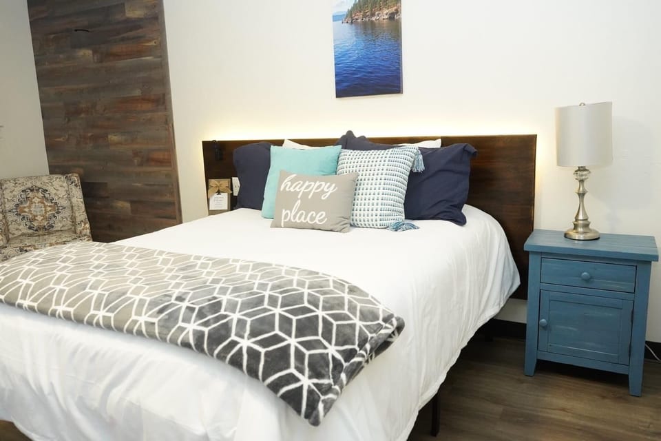 Basic Single Room, 1 Double Bed, Private Bathroom | Blackout drapes, soundproofing, iron/ironing board, free WiFi