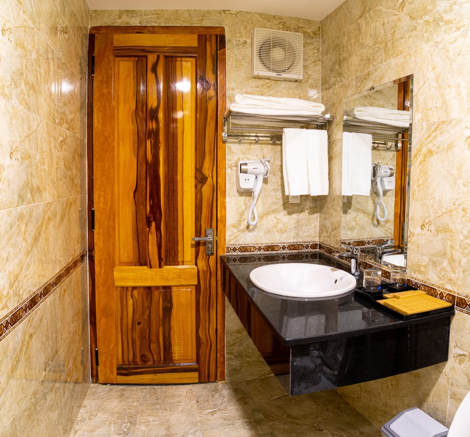 Bathroom sink
