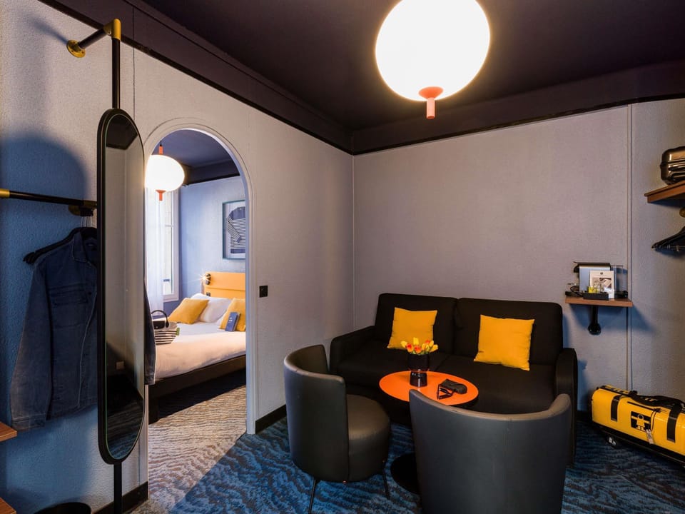 Deluxe Suite, 1 Double Bed with Sofa bed | Desk, soundproofing, free WiFi, bed sheets