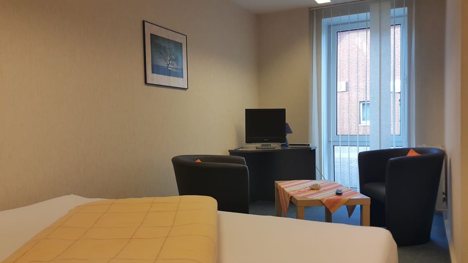 Comfort Single Room | Desk, WiFi (free)