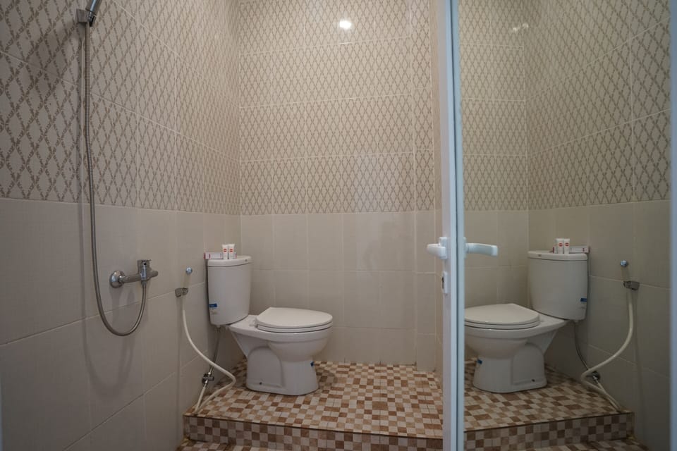 Shower, towels